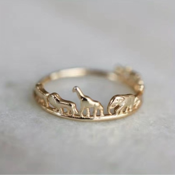 🦒 14K Gold Plated Animal Giraffe Elephant Ring Size 9 - Picture 8 of 11